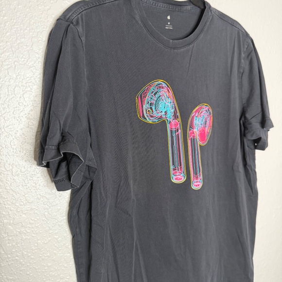 Unisex Apple Park - Limited Edition T-shirt with AirPods graphic - Picture 6 of 8